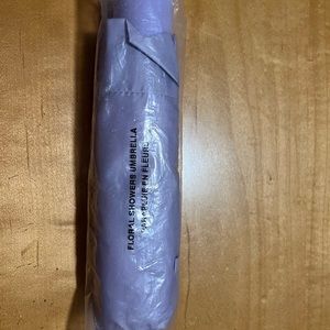 ONE BRAND NEW AVON FLORAL SHOWERS UMBRELLA FACTORY SEALED CTM5